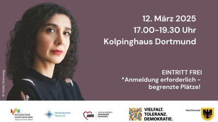 Asha Hedayati blickt in die Kamera