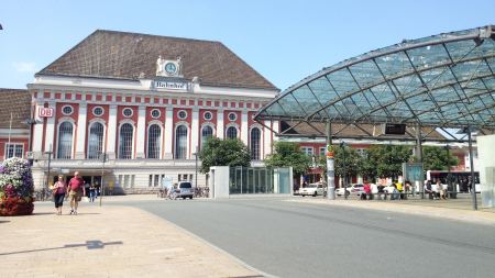 Bahnhof und Vorplatz in Hamm