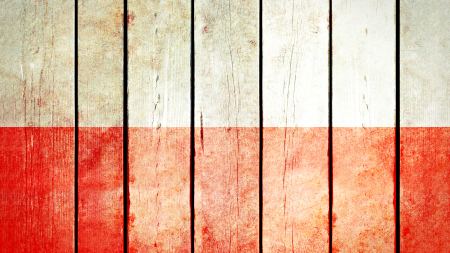 Polnische Flagge aufHolzbalken gemalt
