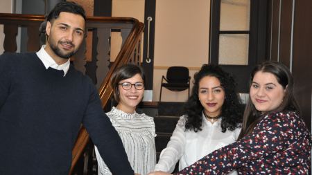Die studentischen Integrationshelfer*innen Mazlum Murat Kasim, Sibel Turhan, Hanifa Ben-Meryem und Valentina Milanovic