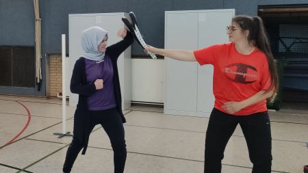 Fatma Betül trainiert mit Cennet Öztop