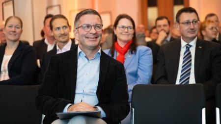 OB Marc Herter sitzt im Publikum