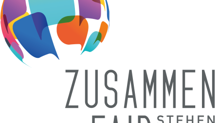 Logo mit Globus aus bunten Sprechblasen und dem Schriftzug Zusammen Fair