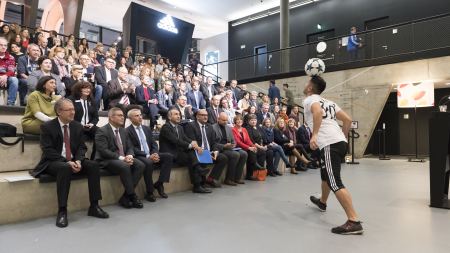 Fußballkünstler vor dem IWP Publikum
