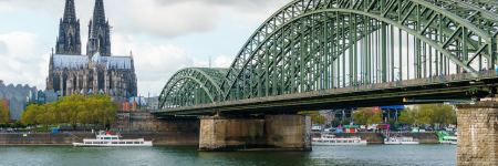 Brücke und Dom der Stadt Köln