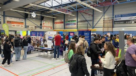 Blick über die Ausbildungsmesse "Mission Ausbildung"