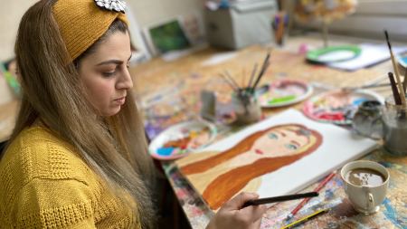 Kunstworkshop Frauenwoche Hamm Frau zeichnet Selbstportrait