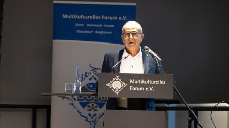 Kenan Kücük am Rednerpult