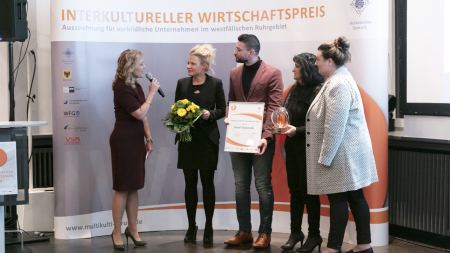 Sabine Ziemke spricht mit Preisträger Hotel Esplanade Sabine Ziemke spricht mit Preisträger Hotel Esplanade
