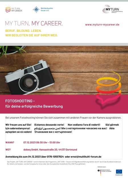 Ankündigung eines Fotoshootings für Projektteilnehmerinnen. Auf dem Flyer ist ein Fotoapparat auf braunem Hintergrund zu sehen.