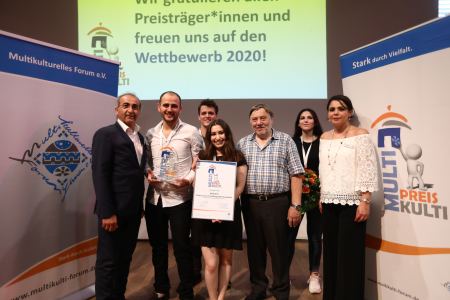 Preisträger des Multi-Kulti-Preises 2019: Medidus - Medizinische Flüchtlingshilfe Düsseldorf bei der Preisverleihung im Tanzhaus NRW in Düsseldorf