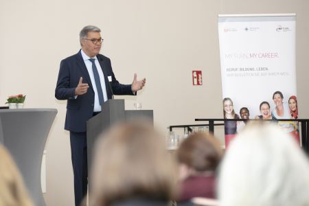 OB Westphal begrüßte die Gäste des Fachtags OB Westphal begrüßte die Gäste des Fachtags