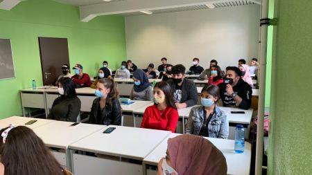 Blick in den Klassenraum