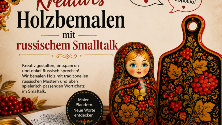 Auf einem Tisch befinden sich ein Holzbrett, eine Matroschka, ein Blatt Papier sowie ein Pinsel 